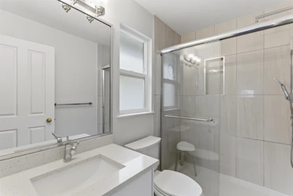 Guest Bathroom Photo of 18468 66a Avenue, Surrey, BC