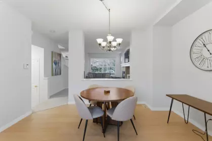 Kitchen Island Photo of 18468 66a Avenue, Surrey, BC
