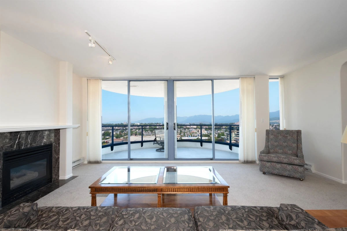 Dining Area Photo of 2301 719 Princess Street, New Westminster, BC
