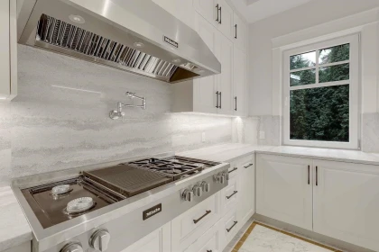 Kitchen Island Photo of 2458 140 Street, Surrey, BC