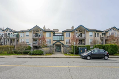 Hot Tub / Spa Photo of 304 33150 4 Avenue, Mission, BC