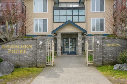 Swimming Pool Photo of 304 33150 4 Avenue, Mission, BC