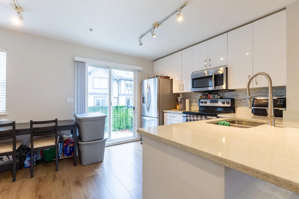 Dining Area Photo of 72 20176 68 Avenue, Langley, BC