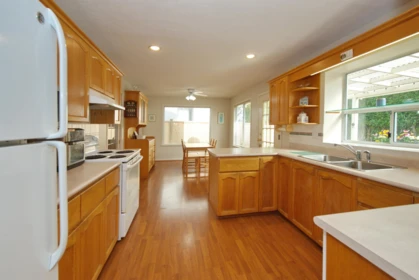Kitchen Photo of 6343 Crescent Place, Delta, BC