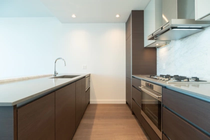 Walk-In Closet Photo of 4010 4670 Assembly Way, Burnaby, BC