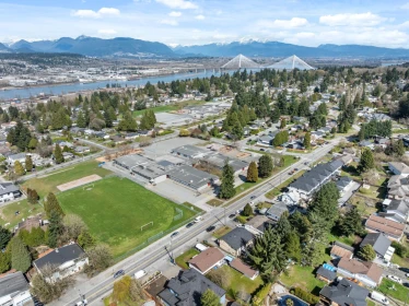 Front Yard Photo of 13728 112 Avenue, Surrey, BC
