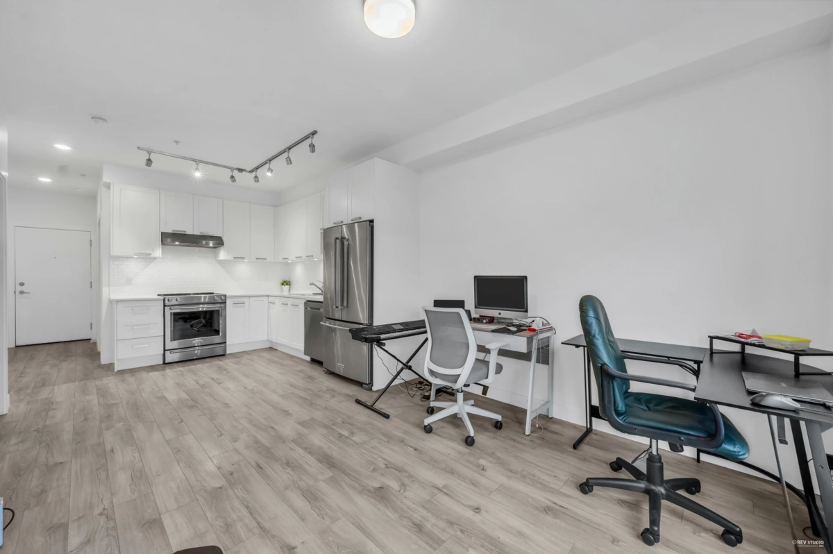 Family Room Photo of 316 5638 201a Street, Langley, BC