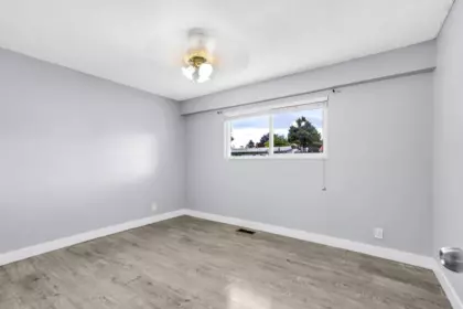 Laundry Room Photo of 11786 86 Avenue, Delta, BC