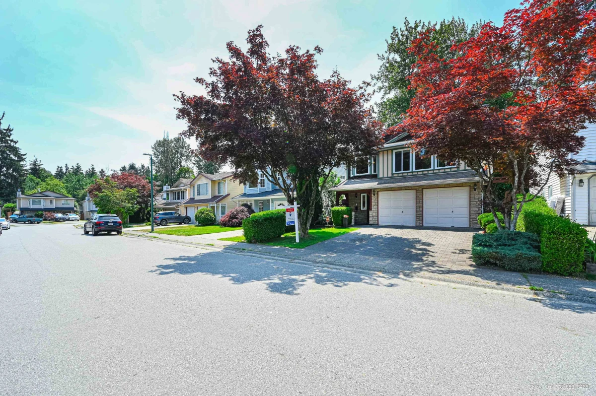 Living Room Photo of 2845 Mccoomb Drive, Coquitlam, BC