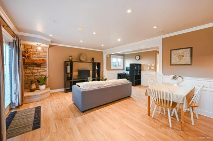 Hallway Photo of 2845 Mccoomb Drive, Coquitlam, BC