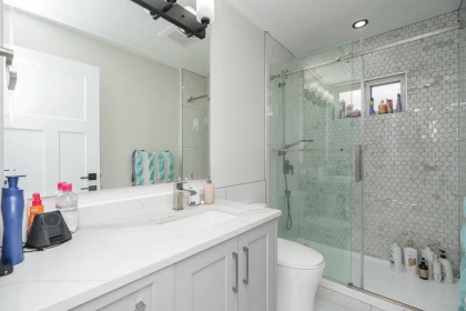 Primary Bathroom Photo of 11366 Kingcome Avenue, Richmond, BC