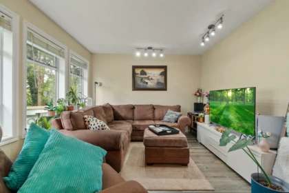 Garden / Landscaping Photo of 46000 Bonny Avenue, Chilliwack, BC