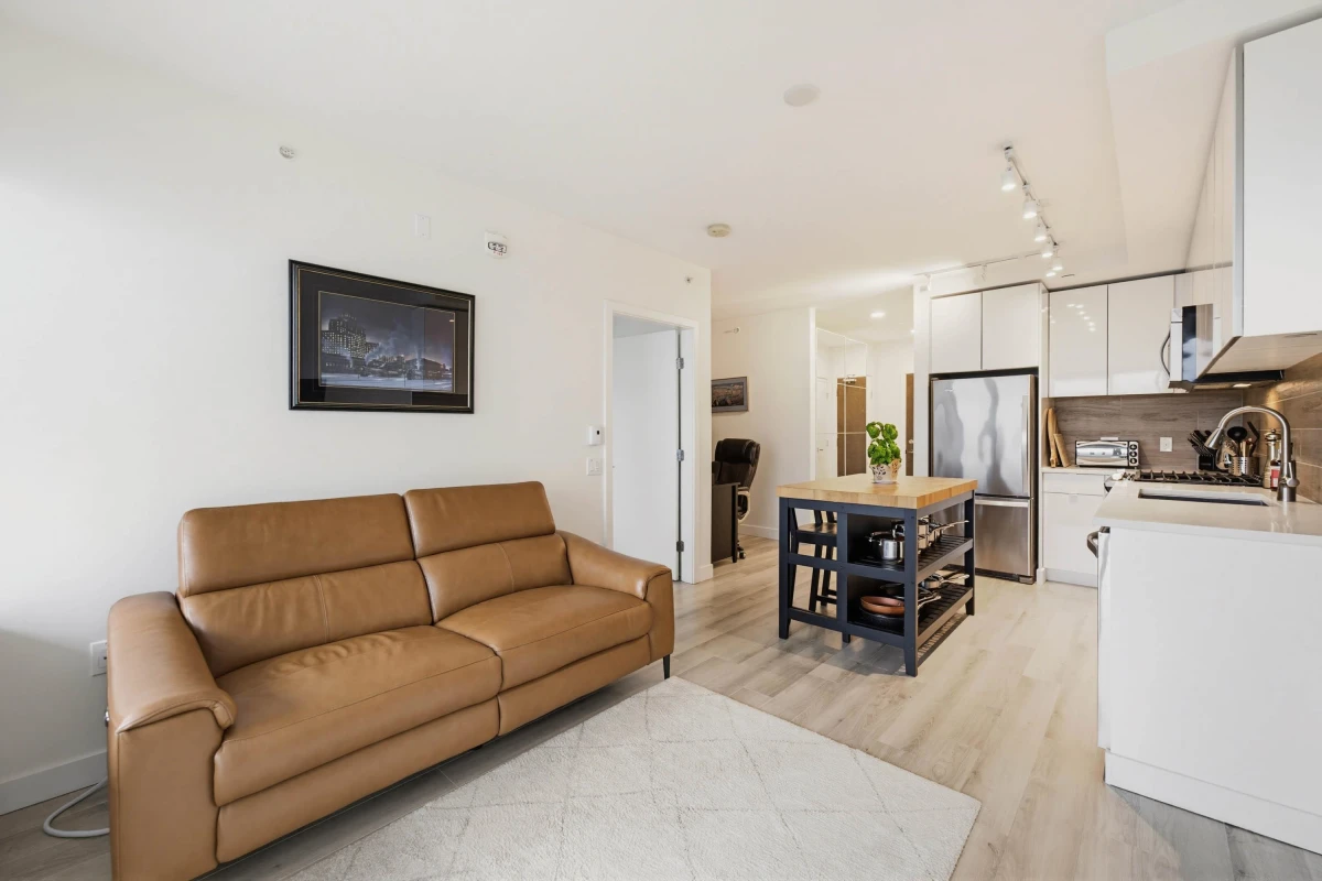 Living Room Photo of 708 200 Nelson's Crescent, New Westminster, BC
