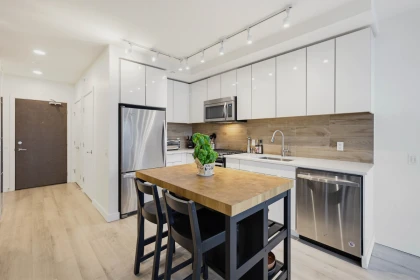 Kitchen Island Photo of 708 200 Nelson's Crescent, New Westminster, BC