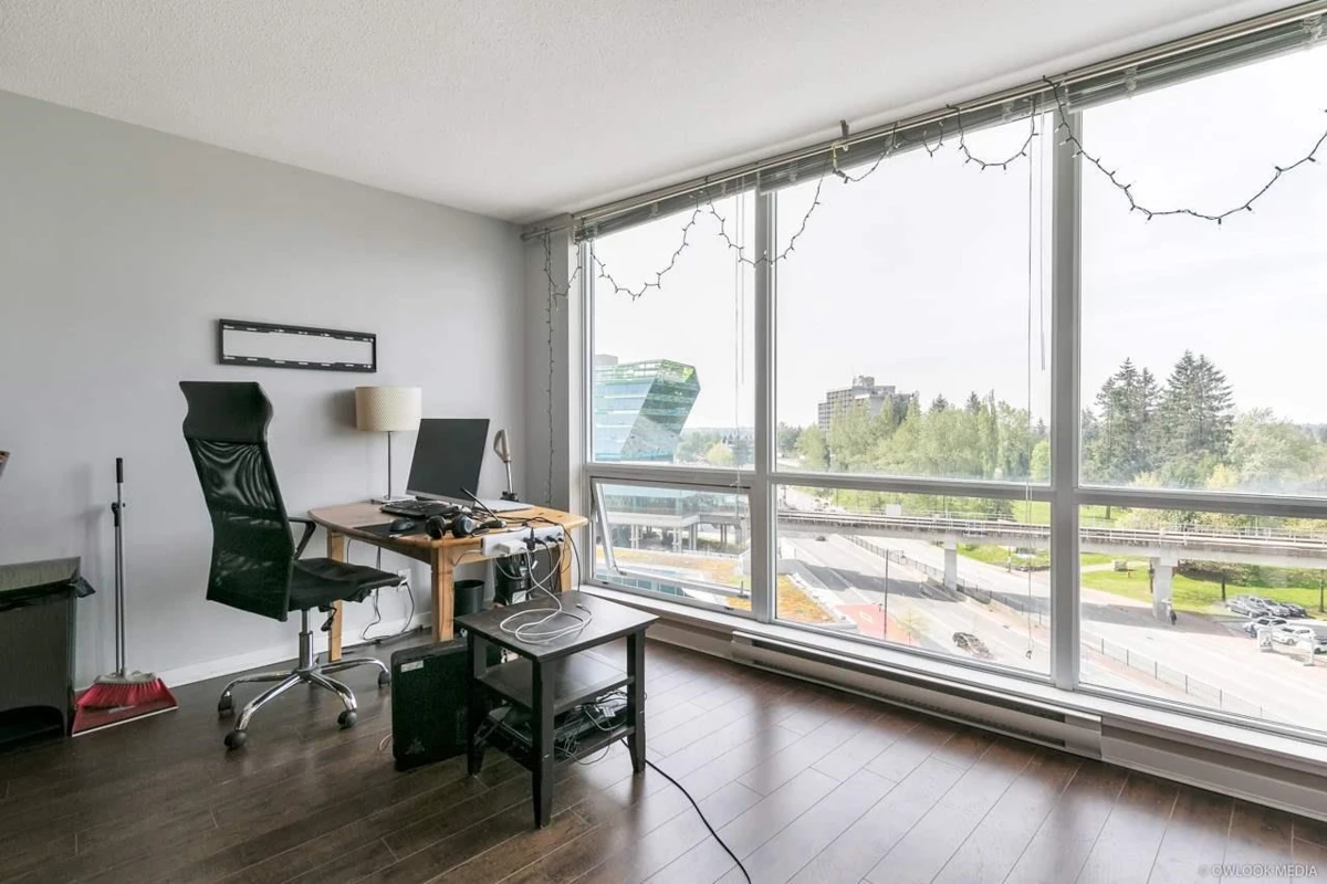 Dining Area Photo of 910 13618 100 Avenue, Surrey, BC