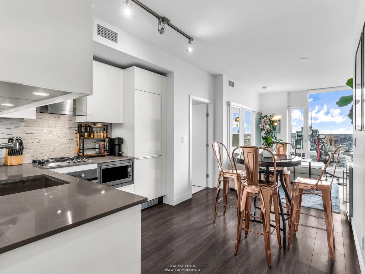 Dining Area Photo of 3305 1283 Howe Street, Vancouver, BC