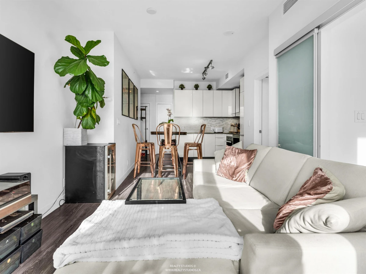 Living Room Photo of 3305 1283 Howe Street, Vancouver, BC