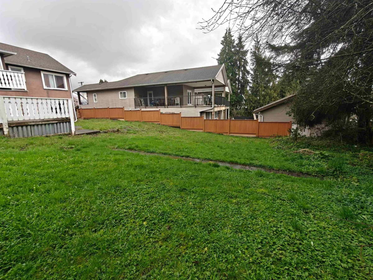 Family Room Photo of 370 Hospital Street, New Westminster, BC