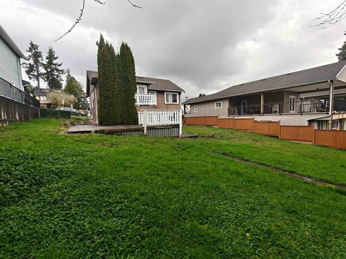 Living Room Photo of 370 Hospital Street, New Westminster, BC