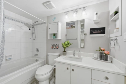 Guest Bathroom Photo of 214 10128 132 Street, Surrey, BC