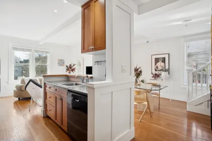 Breakfast Nook Photo of 509 Union Street, Vancouver, BC
