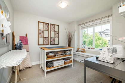 Entry Foyer Photo of 6069 163b Street, Surrey, BC