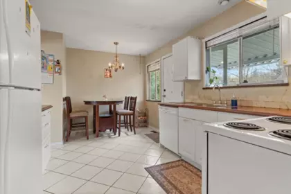 Breakfast Nook Photo of 3180 Coronation Court, Abbotsford, BC