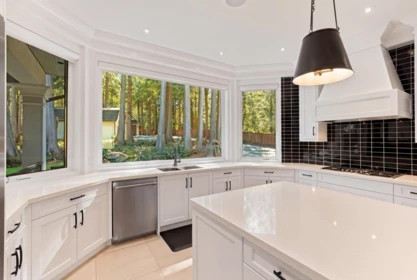 Breakfast Nook Photo of 17438 28 Avenue, Surrey, BC
