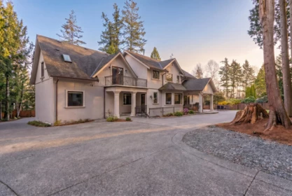 Hot Tub / Spa Photo of 17438 28 Avenue, Surrey, BC