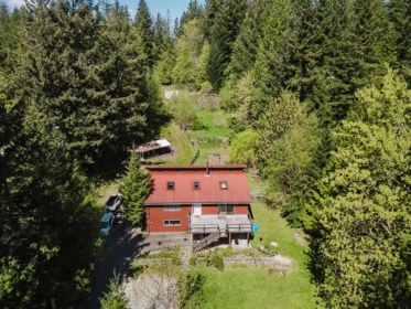 Swimming Pool Photo of 5899 Spriggs Road, Madeira Park, BC