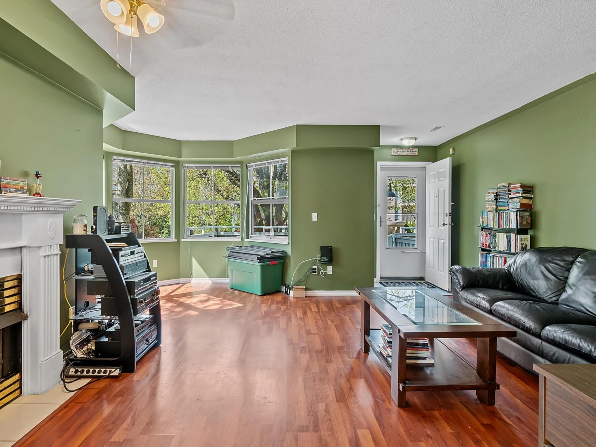 Dining Area Photo of 54 13706 74 Avenue, Surrey, BC