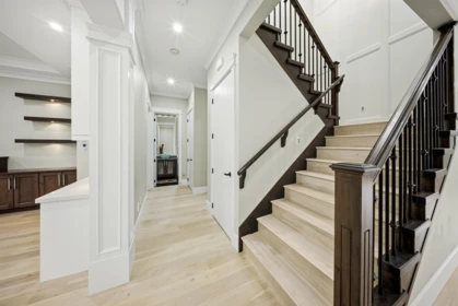Hallway Photo of 1919 Dublin Street, New Westminster, BC