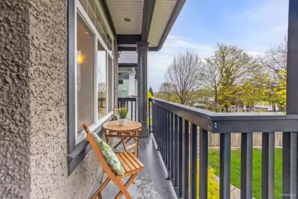 Entry Foyer Photo of 2457 E 3rd Avenue, Vancouver, BC