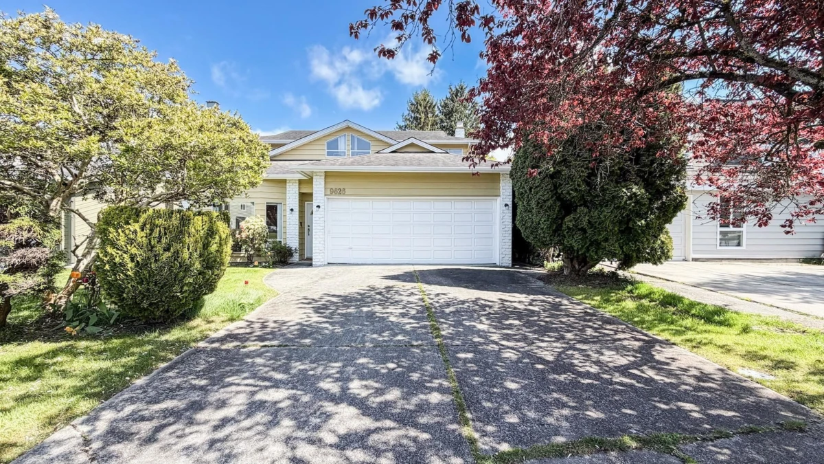 Living Room Photo of 9626 Pickering Drive, Richmond, BC