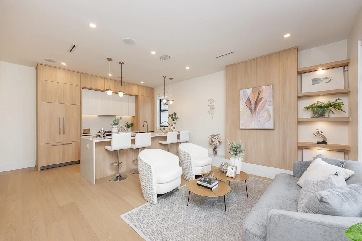 Family Room Photo of 1 4828 Albert Street, Burnaby, BC