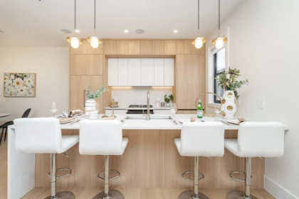 Kitchen Island Photo of 1 4828 Albert Street, Burnaby, BC