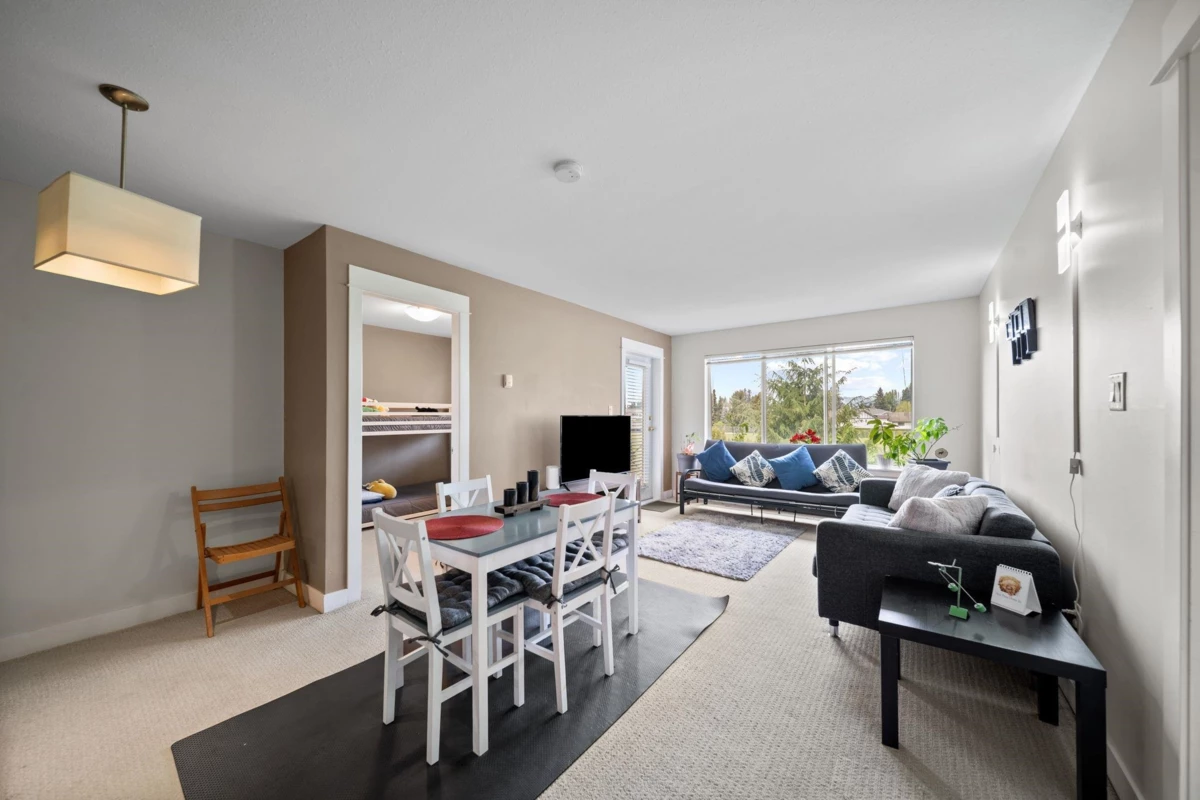 Dining Area Photo of 219 32725 George Ferguson Way, Abbotsford, BC