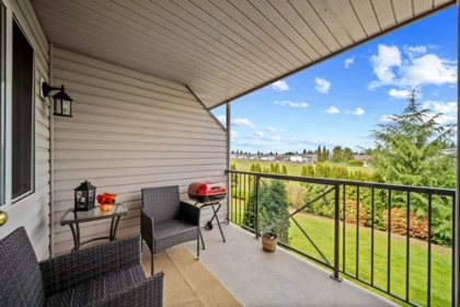 Entry Foyer Photo of 219 32725 George Ferguson Way, Abbotsford, BC