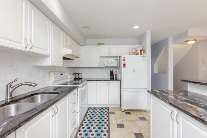 Kitchen Photo of 74 16388 85 Ave Avenue, Surrey, BC