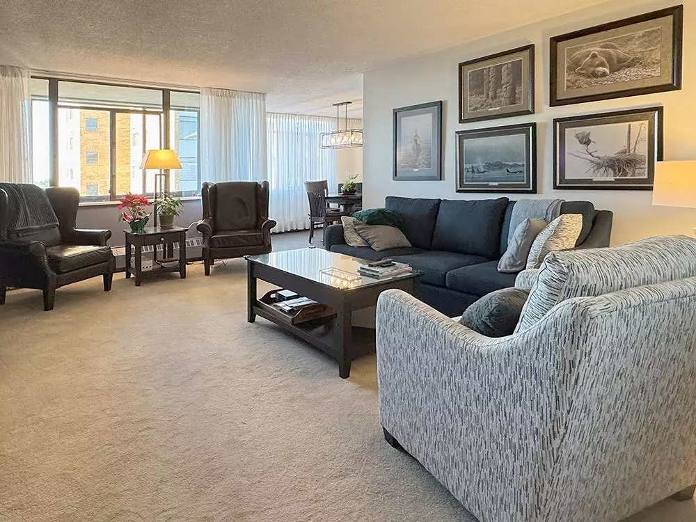 Living Room Photo of 1004 6651 Minoru Boulevard, Richmond, BC