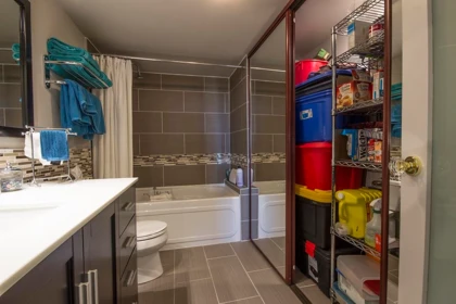 Mudroom Photo of 1004 6651 Minoru Boulevard, Richmond, BC
