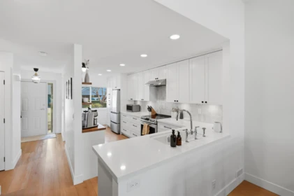 Kitchen Island Photo of 34 17516 4 Avenue, Surrey, BC