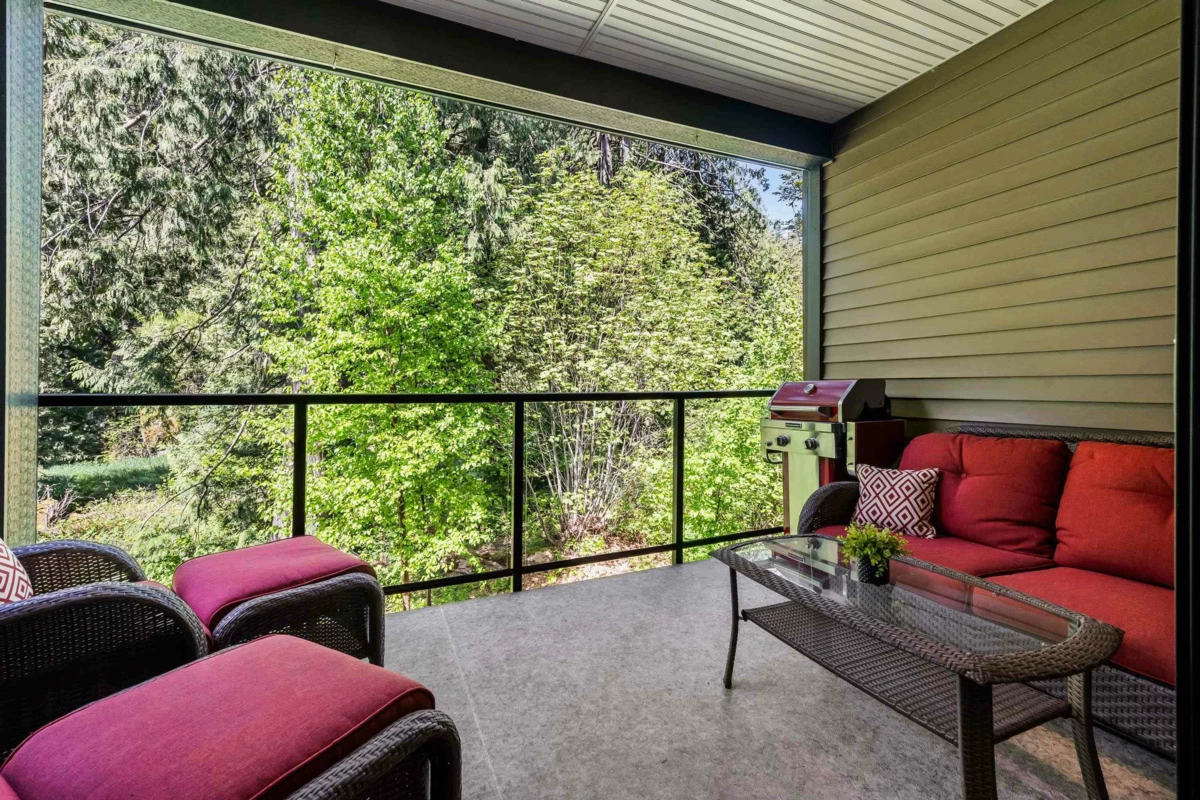 Dining Area Photo of 5 520 Hot Springs Road, Harrison Hot Springs, BC