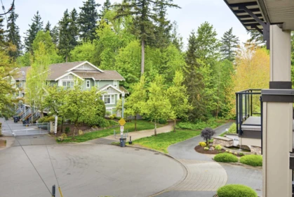 Front Yard Photo of 306 15195 36 Avenue, Surrey, BC