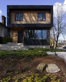 Garden / Landscaping Photo of 91 E 40th Avenue, Vancouver, BC