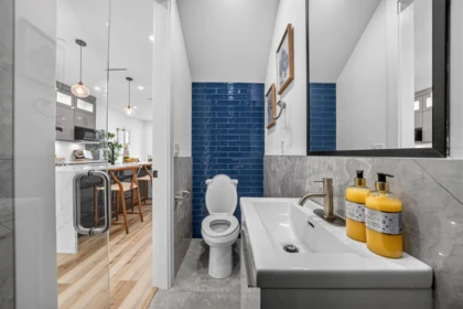 Guest Bathroom Photo of 514 W 60th Avenue, Vancouver, BC