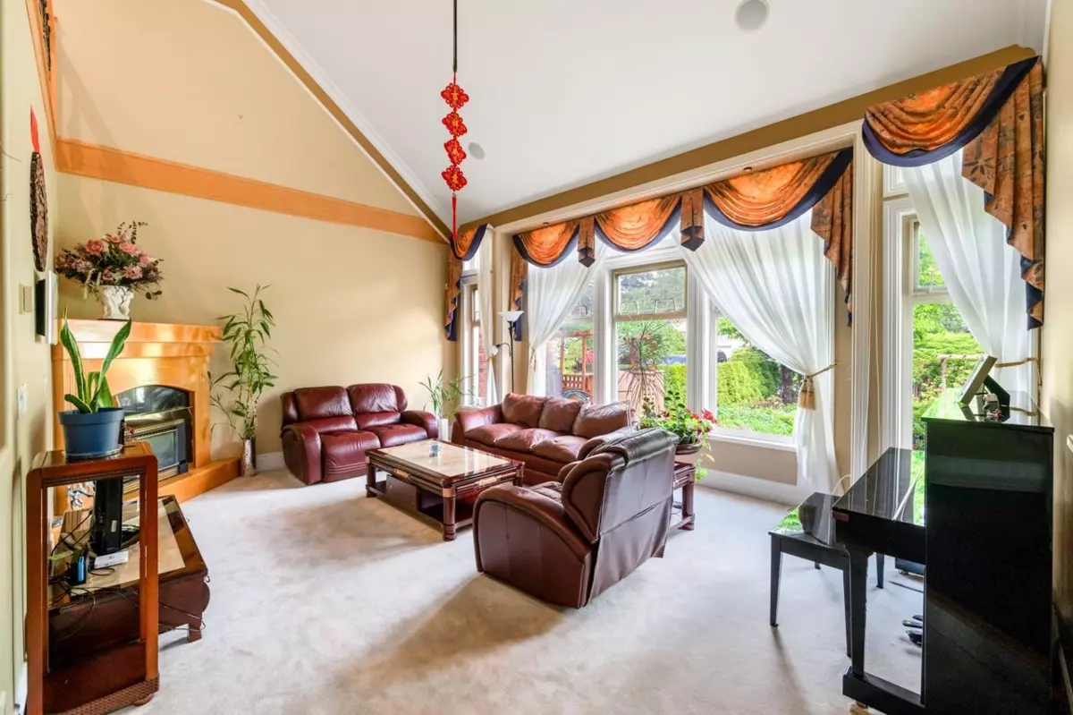 Living Room Photo of 6561 Mckenzie Drive, Delta, BC