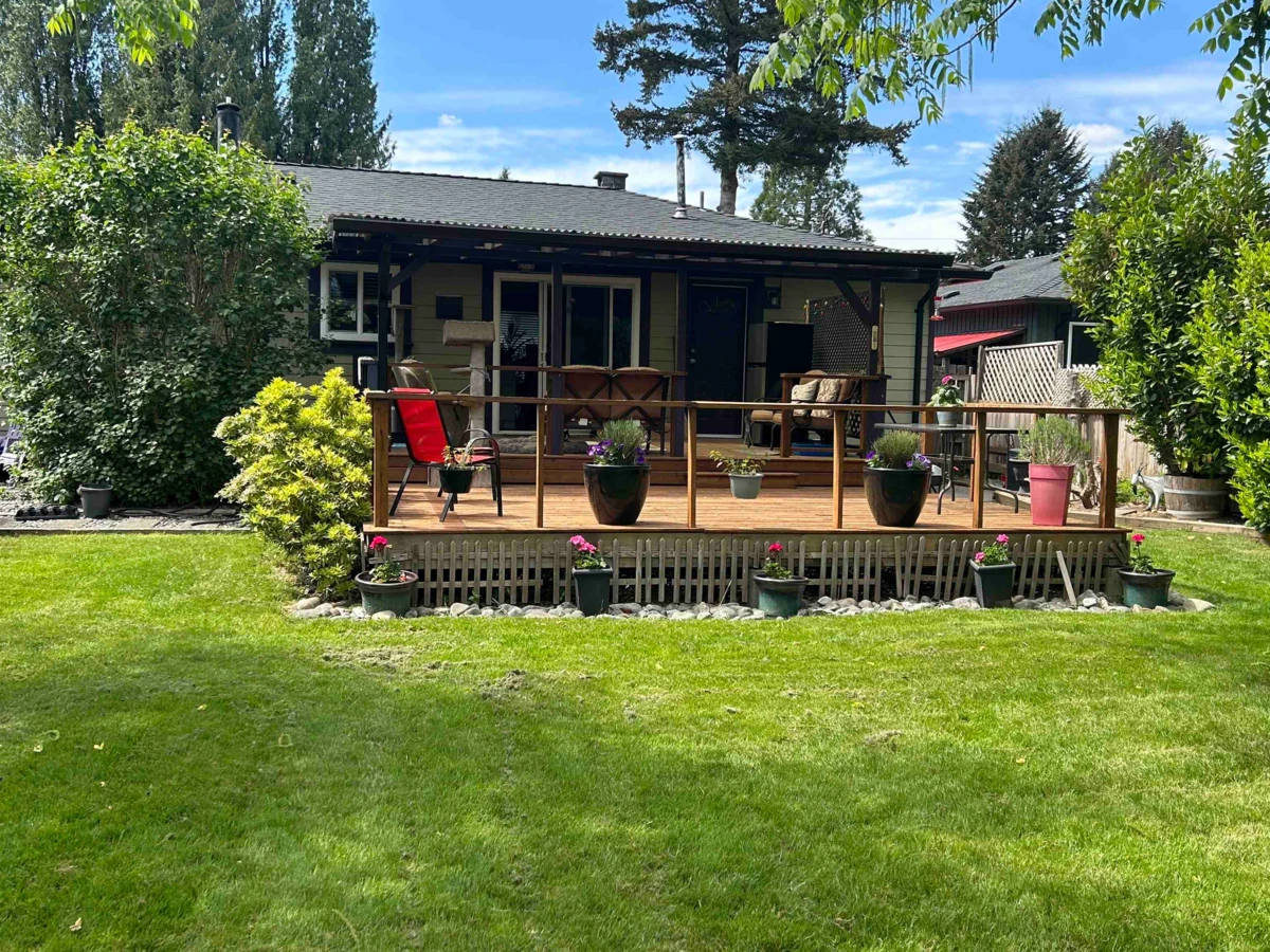 Family Room Photo of 11620 210th Street, Maple Ridge, BC