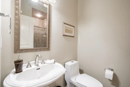 Guest Bathroom Photo of 13053 96a Avenue, Surrey, BC