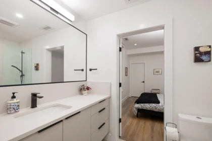 Hot Tub / Spa Photo of 255 Sandringham Crescent, North Vancouver, BC